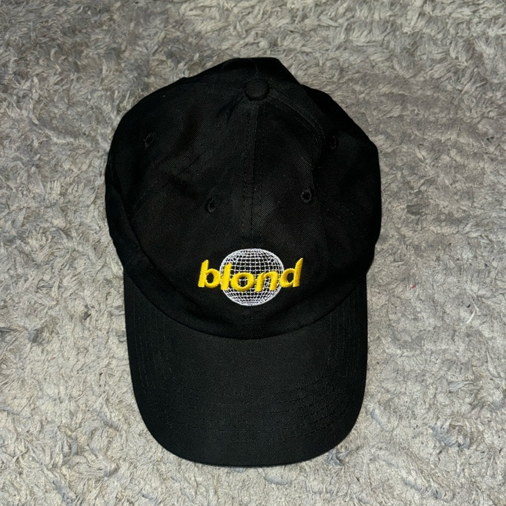 Blond hat